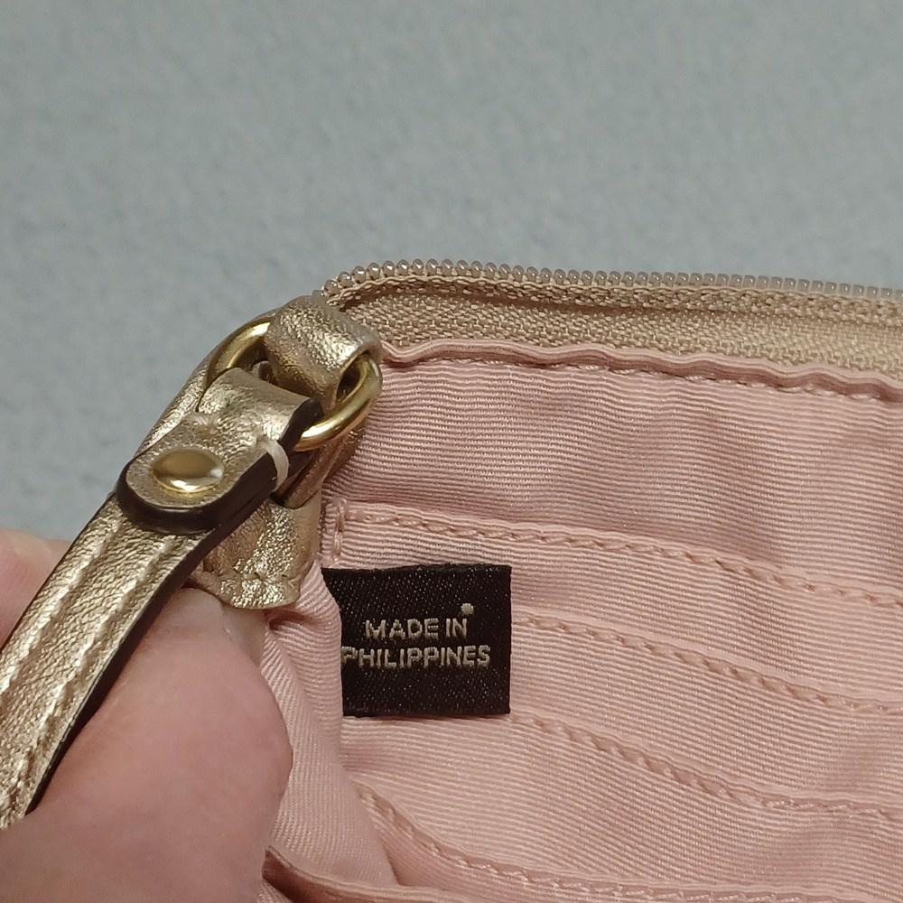 Vintage Coach Wristlet OS Pink Signature C Metallic Gold Trim Pleated Baguette - Picture 8 of 14